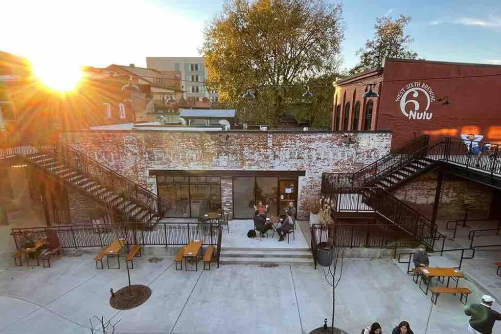 2Br Unit W/ Cinema Room In Nulu Louisville Exterior photo